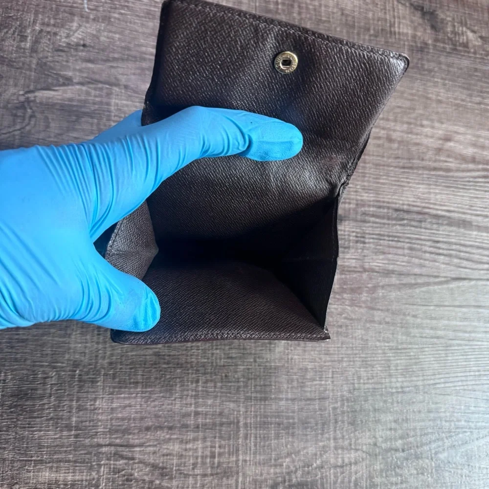 Louis Vuitton elegant wallet